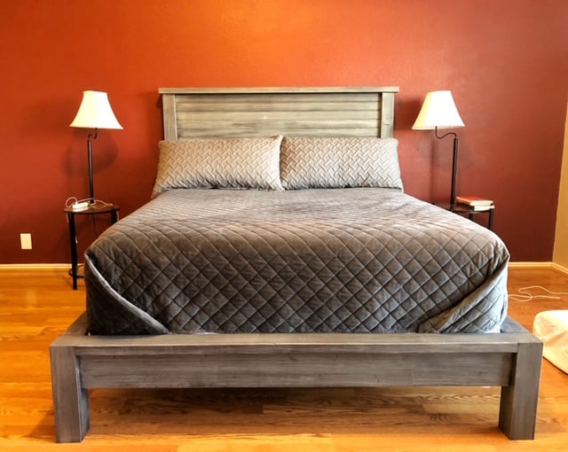 Modern farmhouse on sale queen bed